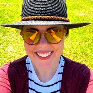 Meet your Posher, Laura